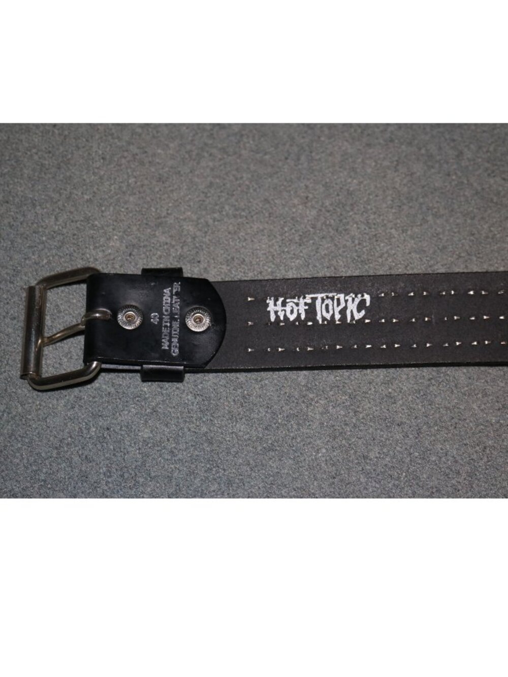 Hot Topic Pyramid Studded Belt 40 Black Leather - Picture 2 of 6